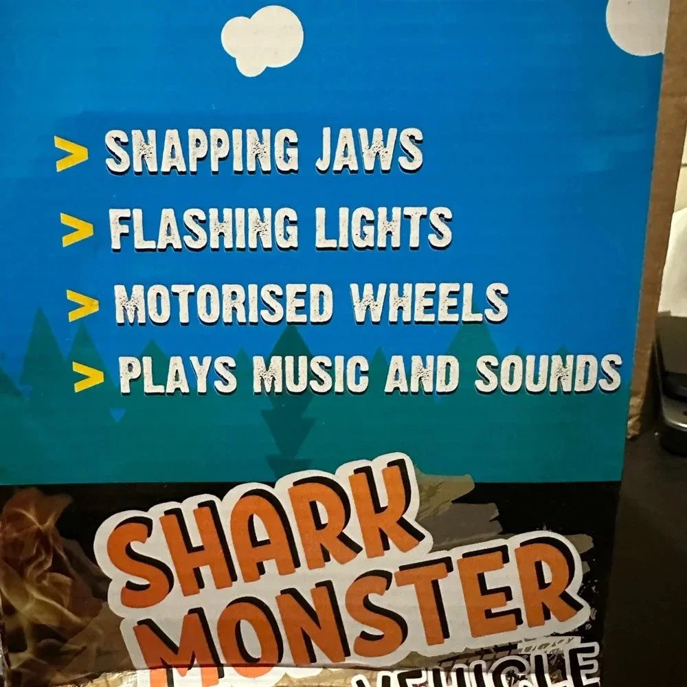 NWT -‎ Shark Monster Vehicle with lights, sounds and motorized. 3+